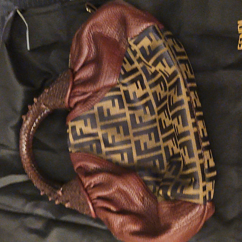 Fendi Burgendy Or Brown and lack Shoulder Ba